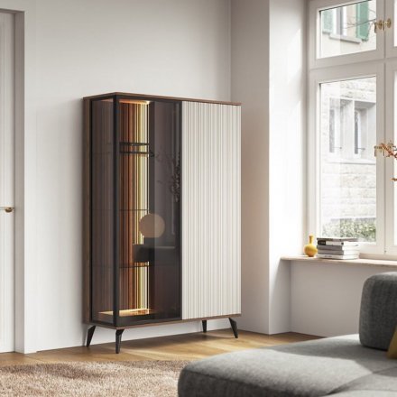 Вітрина висока з підсвіткою Вічі / Vici WT103 2-дверна Горіх/кашемір Perfect Home Польща (PFH-091278) Вітрина висока з підсвіткою Вічі / Vici WT103 2-дверна Горіх/кашемір Perfect Home Польща (PFH-091278)