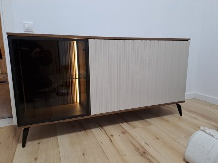 Комод з підсвіткою Вічі / Vici K154 3-дверний Горіх/кашемір Perfect Home Польща (PFH-091276) Комод з підсвіткою Вічі / Vici K154 3-дверний Горіх/кашемір Perfect Home Польща (PFH-091276)