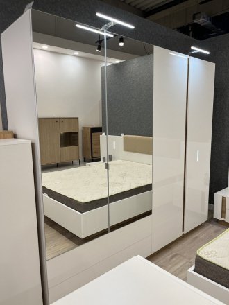 Шафа для одягу Perfect Home Арко / Arco 4-дверна з дзеркалом 4D2S/220 Білий глянець/дуб грандсон (PFH-091041) Шафа для одягу Perfect Home Арко / Arco 4-дверна з дзеркалом 4D2S/220 Білий глянець/дуб грандсон (PFH-091041)