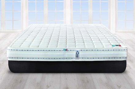 Матрас безпружинний Pluto New 200х200х20 см