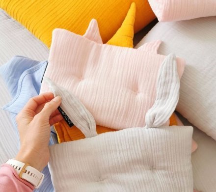 Подушка-єдиноріг муслінова 20x30 см Powder Pink lullalove-7521